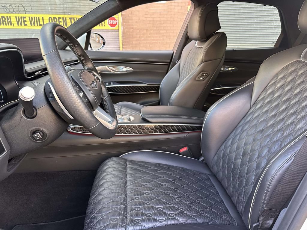 Used 2023 Genesis GV70 3.5T Sport w/ Sport Prestige Package AWD/4WD image 16