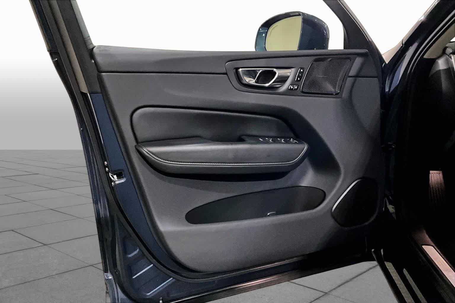 Used 2022 Volvo XC60 B6 Inscription w/ Advanced Package AWD/4WD image 21