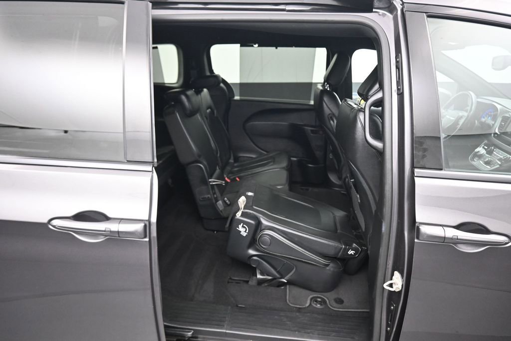 Used 2019 Chrysler Pacifica Touring-L w/ S Appearance Package FWD image 49
