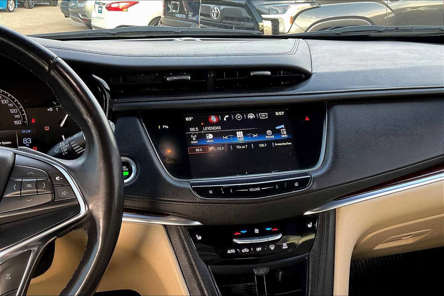 Used 2018 Cadillac XT5 Luxury w/ Driver Awareness Package image 11