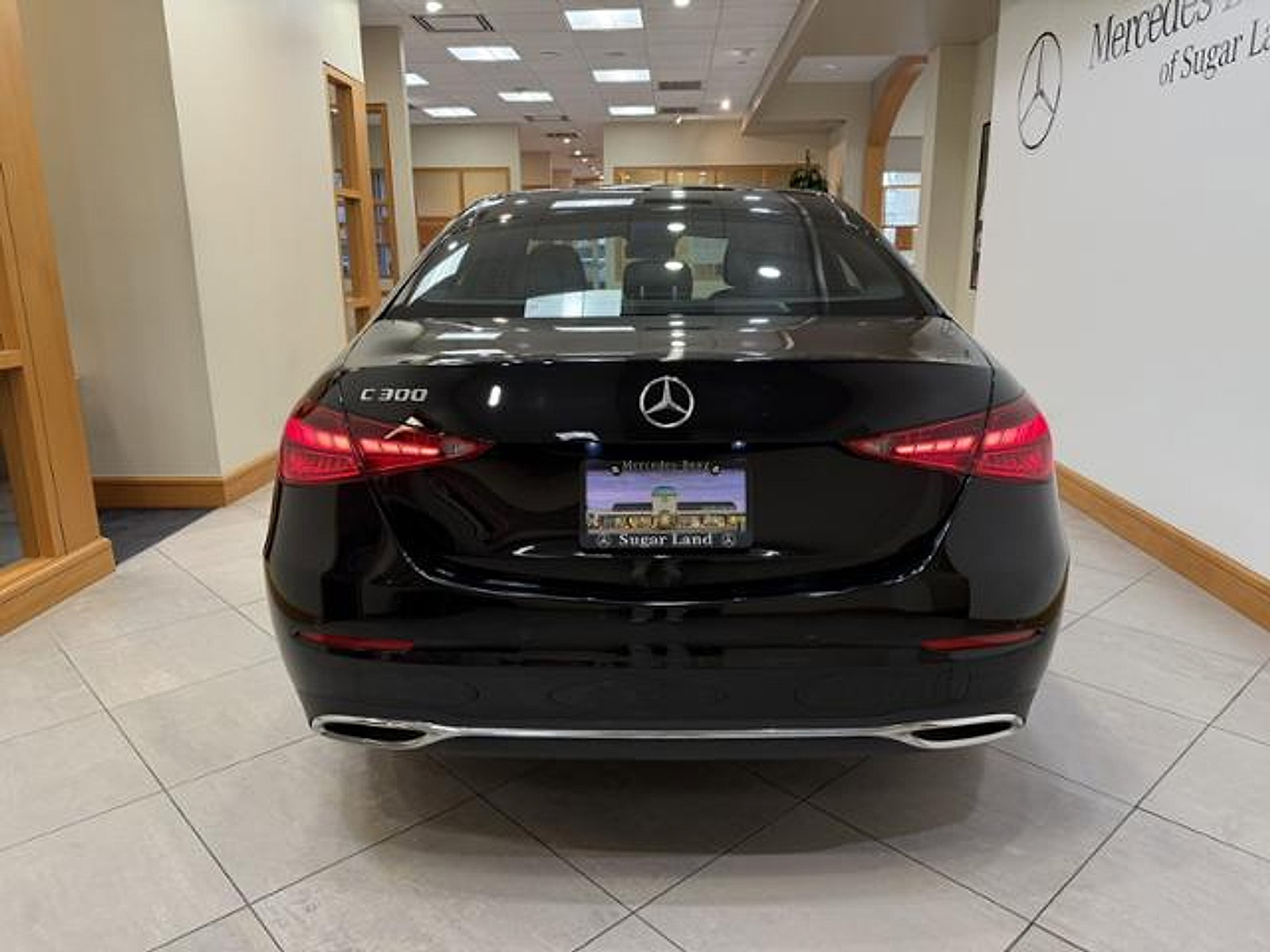 Used 2024 Mercedes-Benz C 300 Sedan image 4