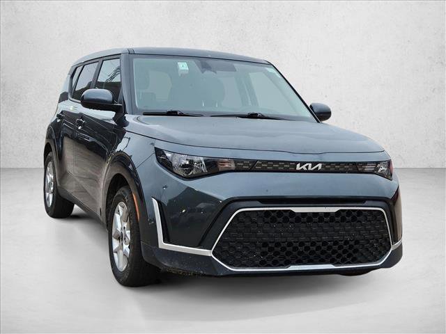 Used 2025 Kia Soul LX w/ LX Technology Package image 3