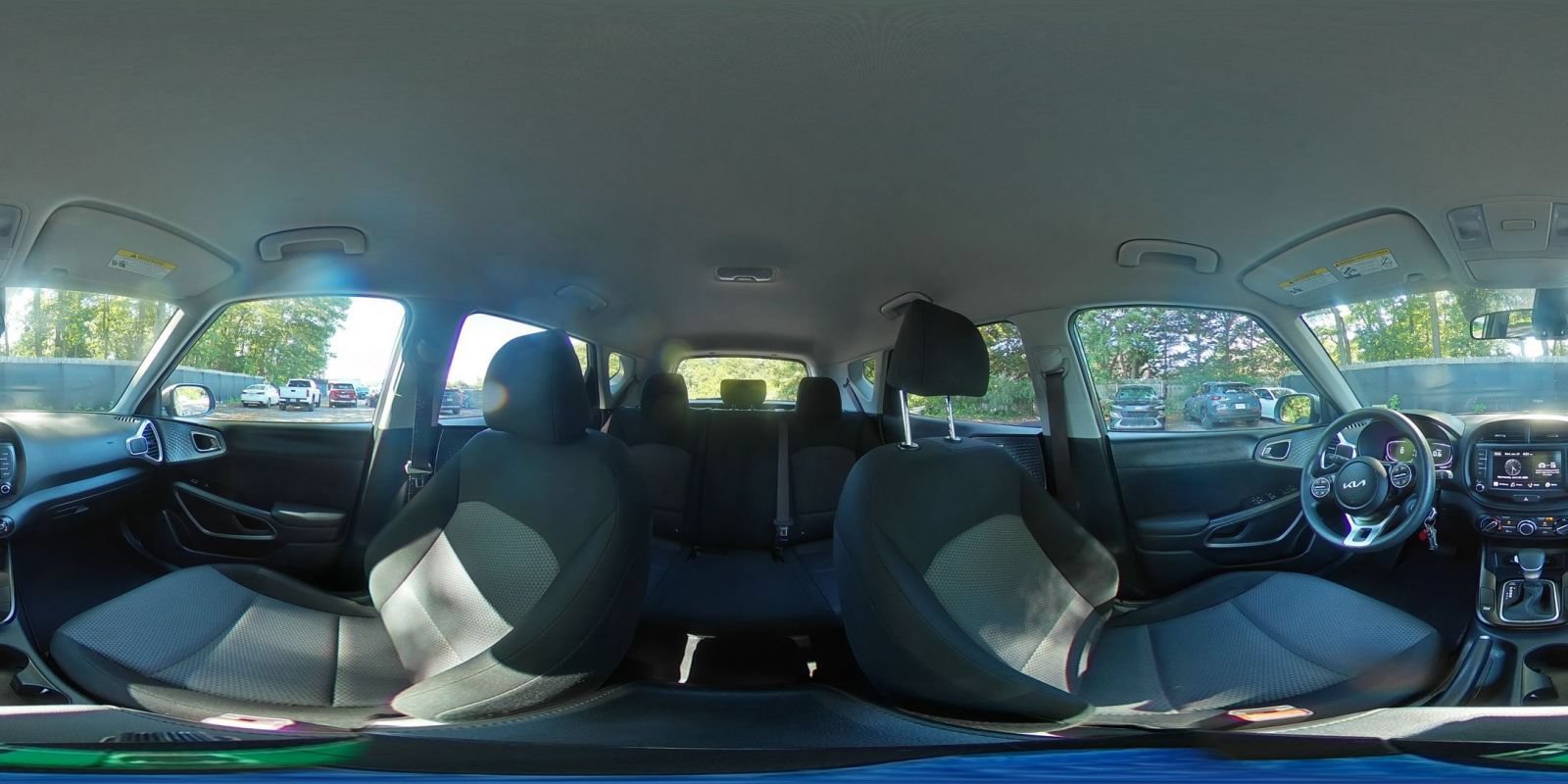 Used 2025 Kia Soul LX w/ LX Technology Package FWD image 40