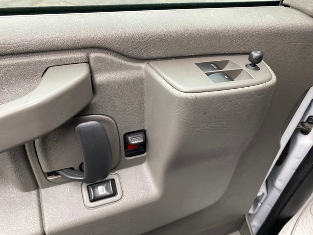 Used 2024 GMC Savana 2500 Extended w/ Driver Convenience Package image 16