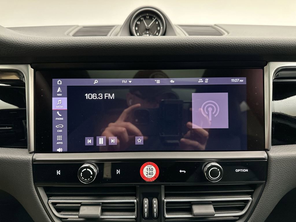 Used 2024 Porsche Macan image 15