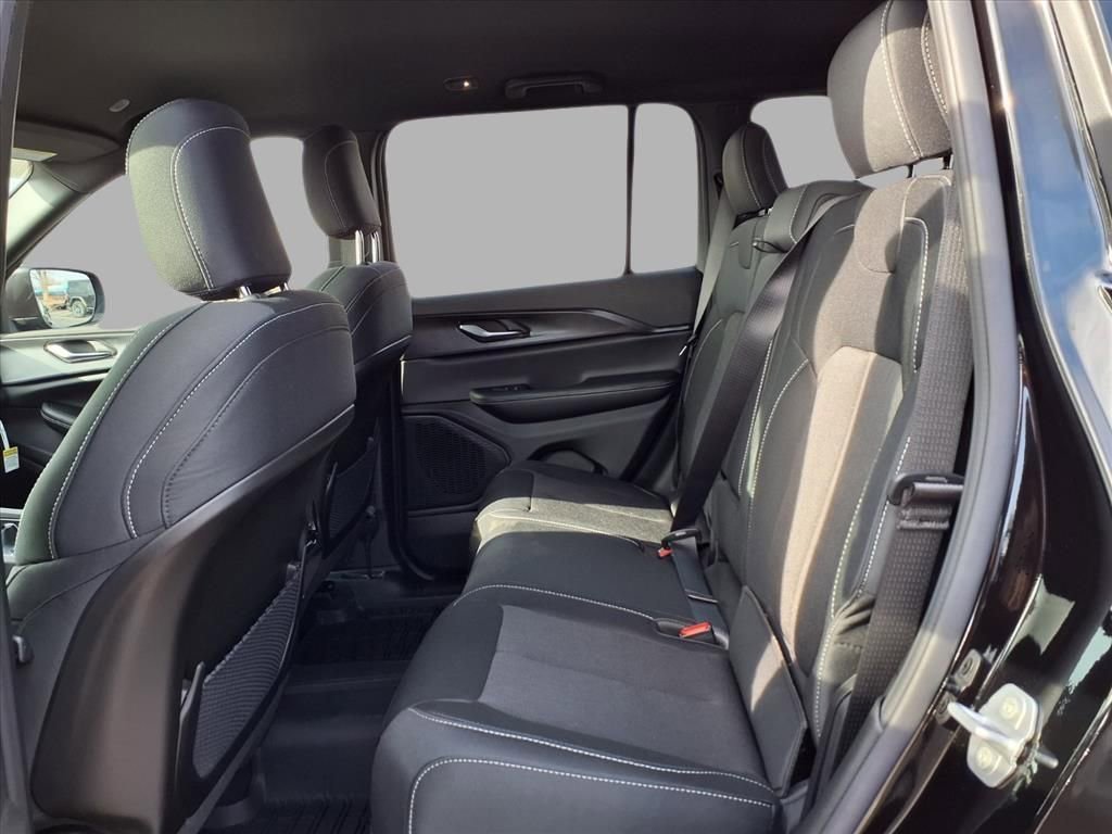 New 2025 Jeep Grand Cherokee Laredo AWD/4WD image 20