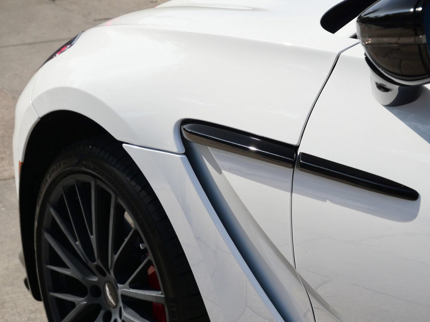 New 2026 Aston Martin DBX 707 AWD/4WD image 9