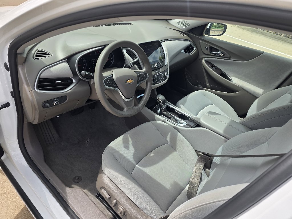 Used 2022 Chevrolet Malibu LT FWD image 22