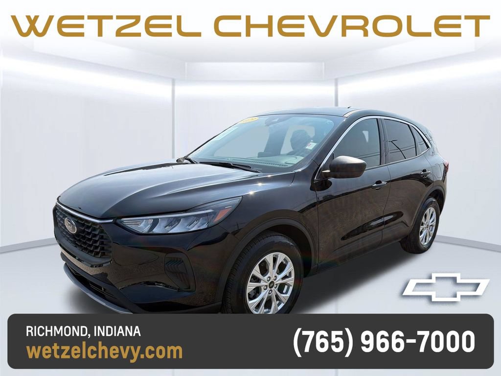 Used 2023 Ford Escape Active AWD/4WD image 3