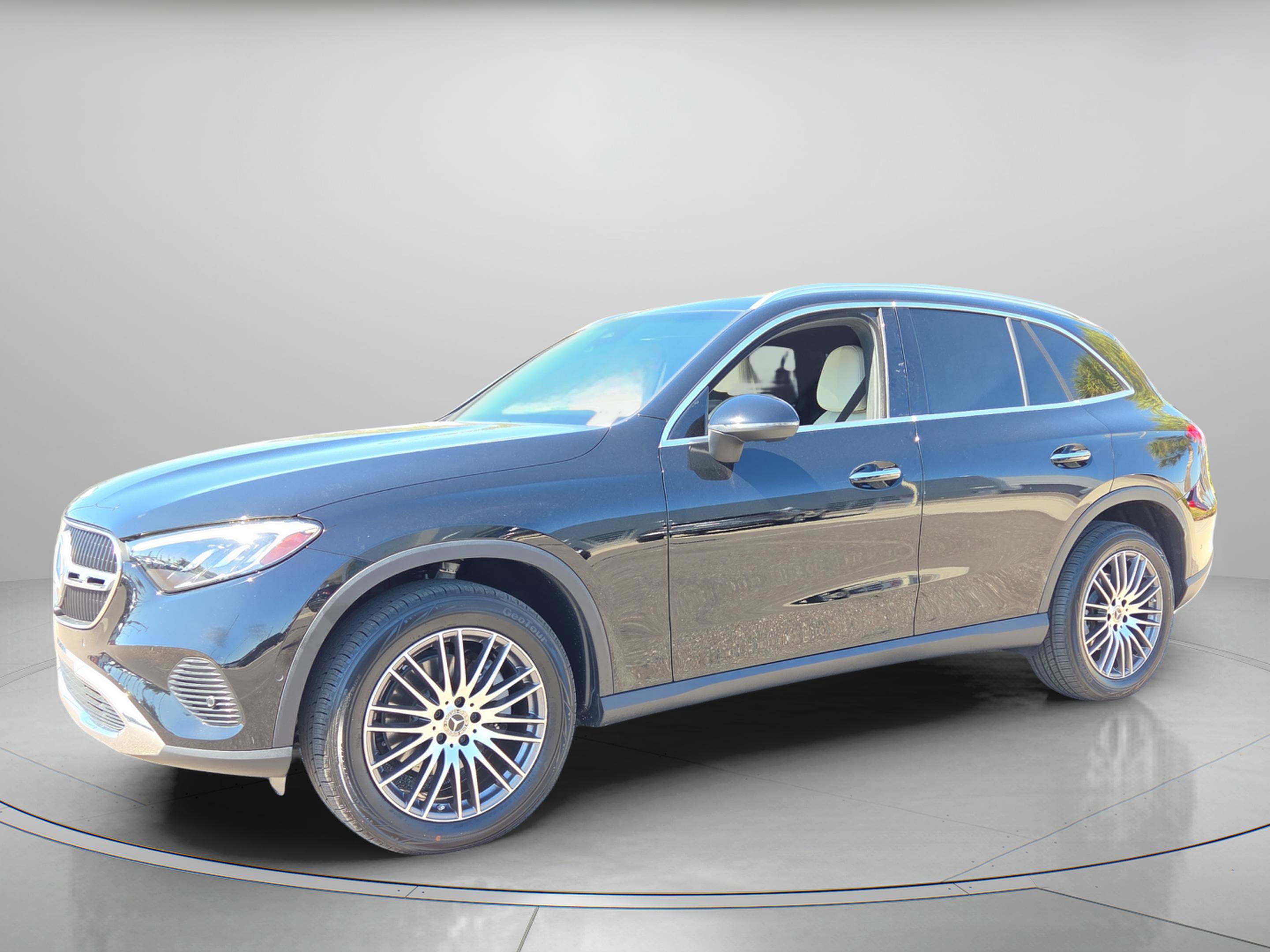 Used 2024 Mercedes-Benz GLC 300 GLC 300 4MATIC image 2