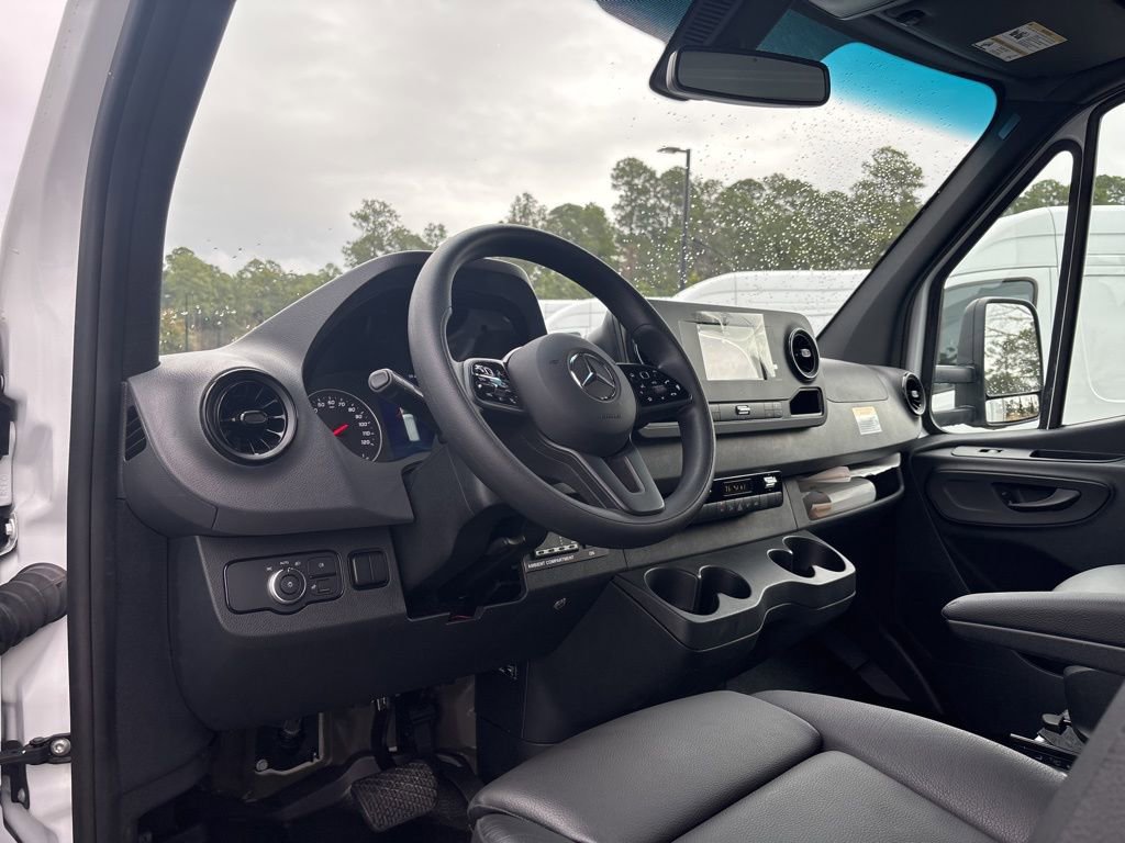 Used 2022 Mercedes-Benz Sprinter 3500 image 28