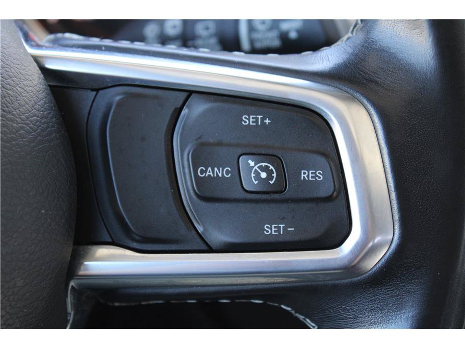Used 2020 Jeep Wrangler Unlimited Sahara AWD/4WD image 19