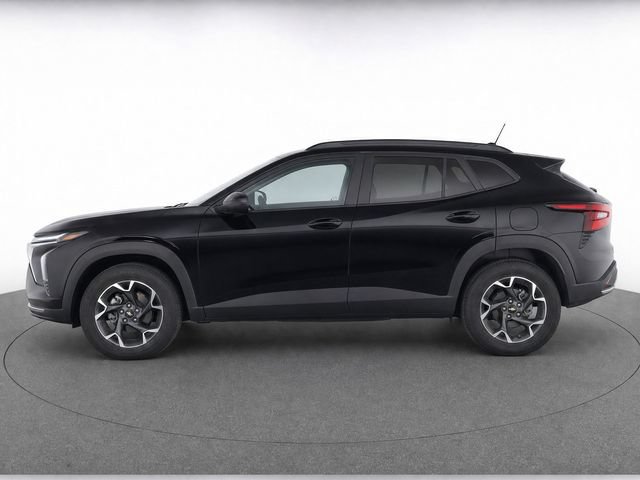 Used 2024 Chevrolet Trax LT w/ Sunroof Package FWD image 5