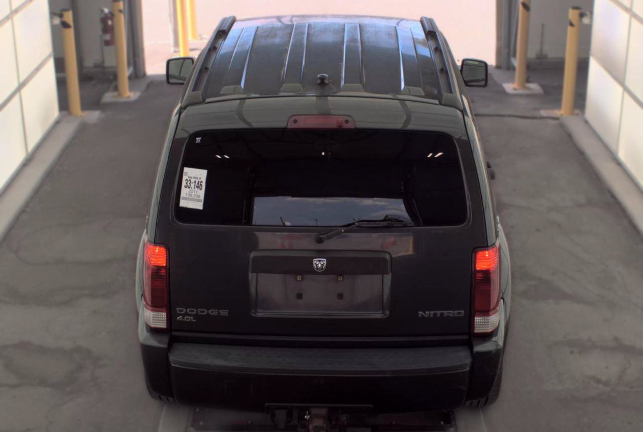 Used 2011 Dodge Nitro Heat AWD/4WD image 5