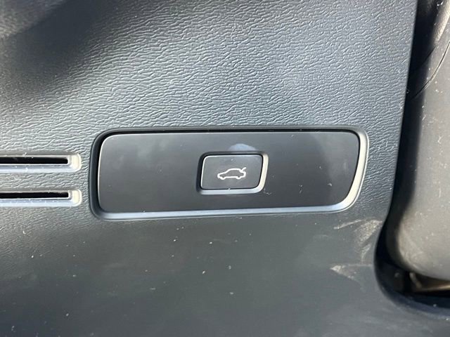 Used 2023 Volvo C40 P8 Recharge Ultimate w/ Protection Package Premier image 23