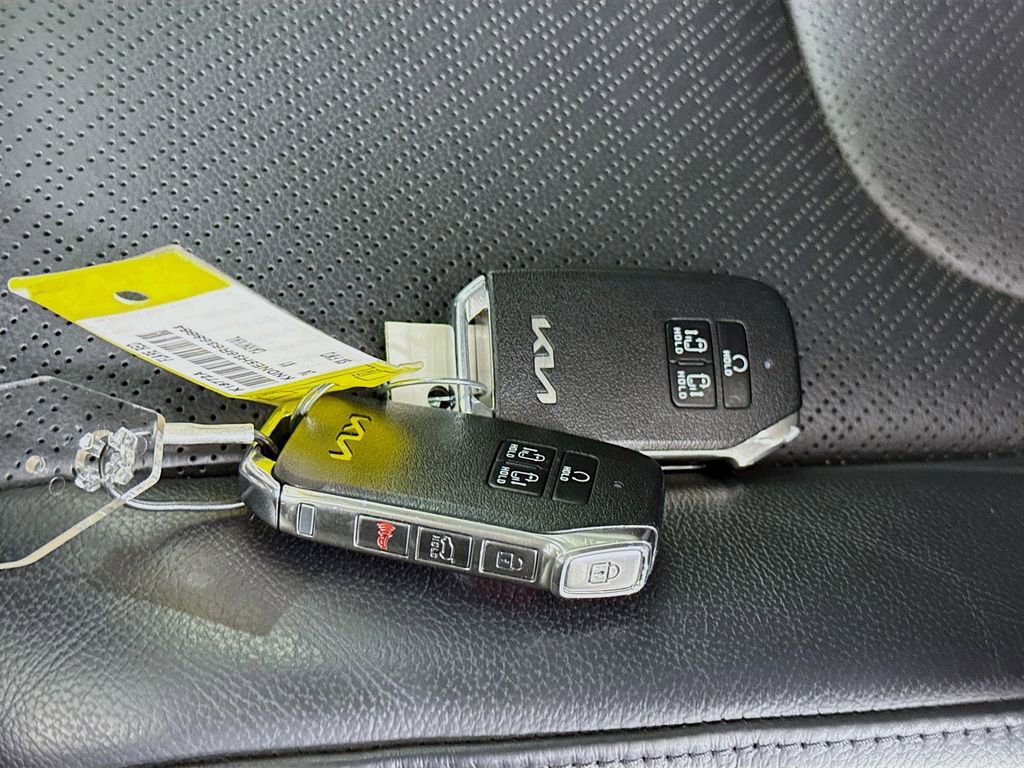 Used 2024 Kia Carnival SX Prestige image 37