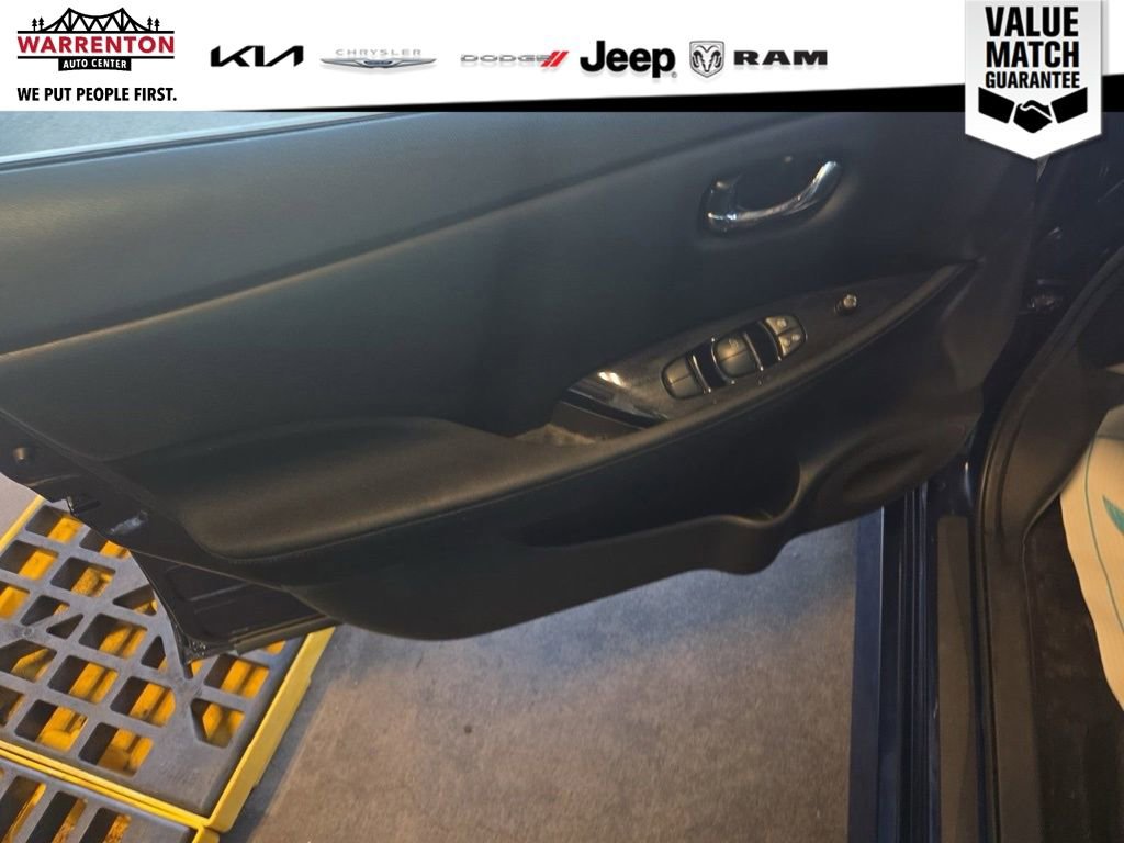 Used 2019 Nissan Leaf SV FWD image 5