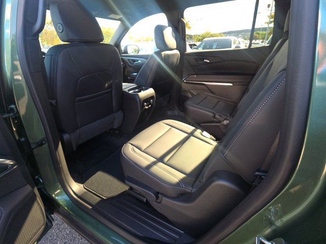 New 2027 Chevrolet Traverse LT w/ Driver Confidence Package FWD image 26