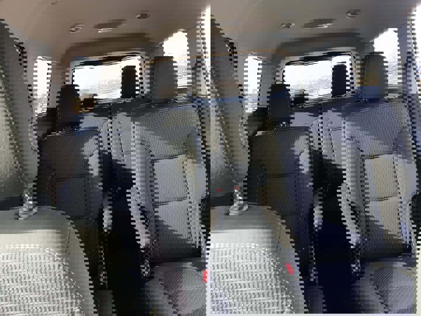 Used 2023 GMC Acadia SLE w/ Driver Convenience Package image 24