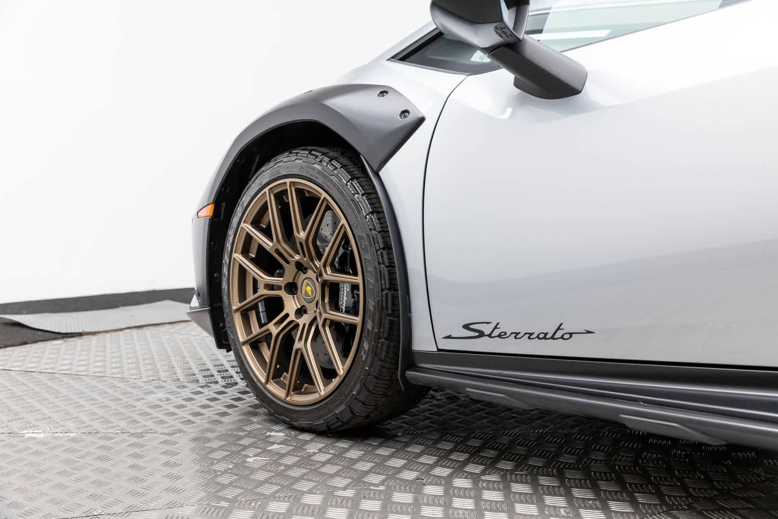 Used 2024 Lamborghini Huracan Sterrato image 58
