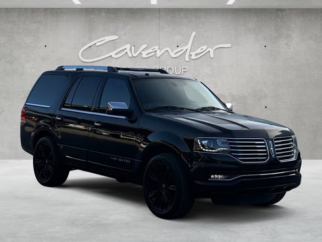 Used 2017 Lincoln Navigator Select image 2