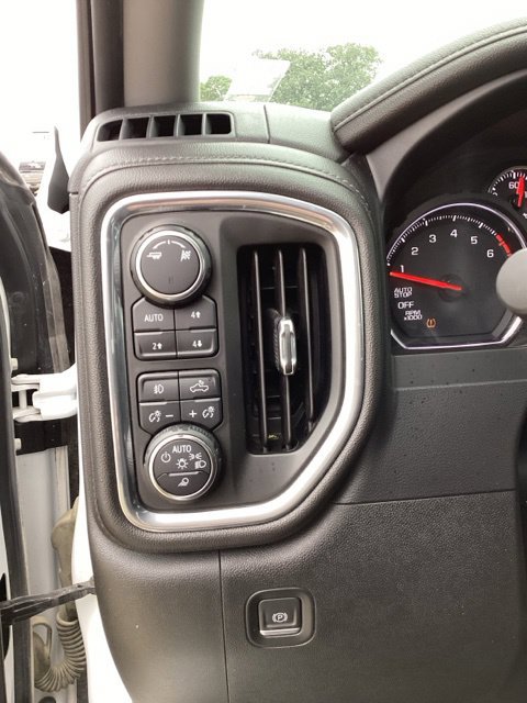 Used 2019 Chevrolet Silverado 1500 LTZ AWD/4WD image 11
