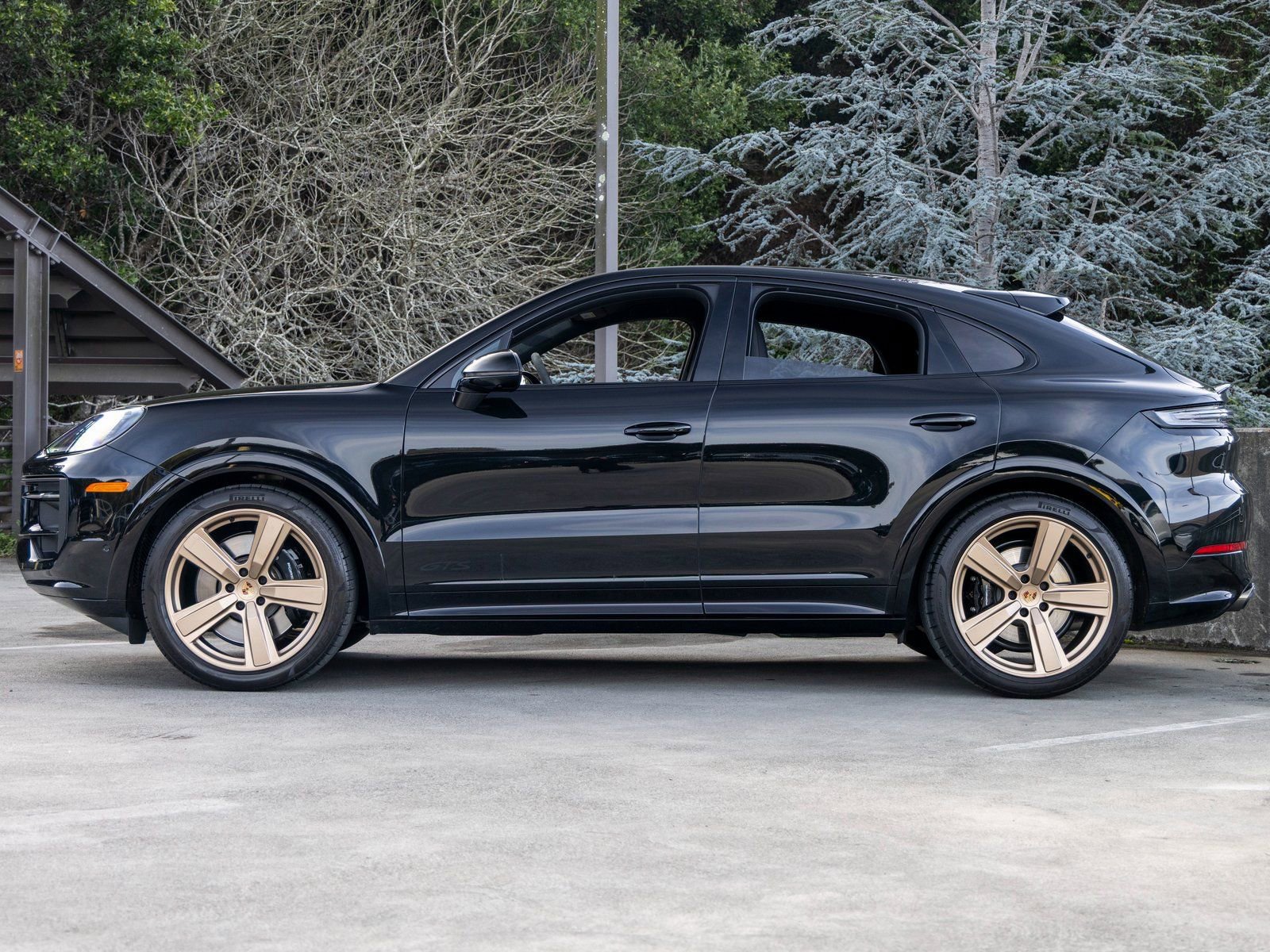 Certified 2025 Porsche Cayenne GTS image 2