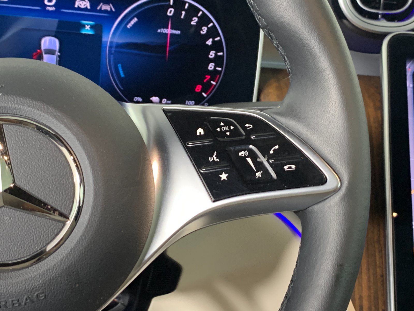 Used 2026 Mercedes-Benz GLC 350e 4MATIC image 19