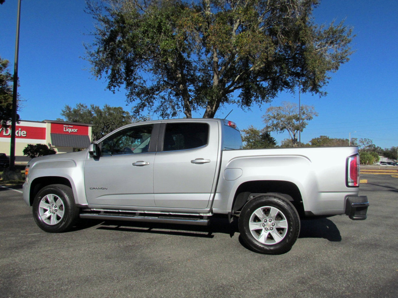 Used 2015 GMC Canyon SLE w/ SLE Convenience Package image 5