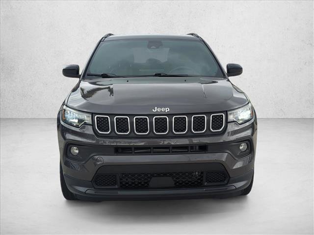 Used 2023 Jeep Compass Latitude AWD/4WD image 2