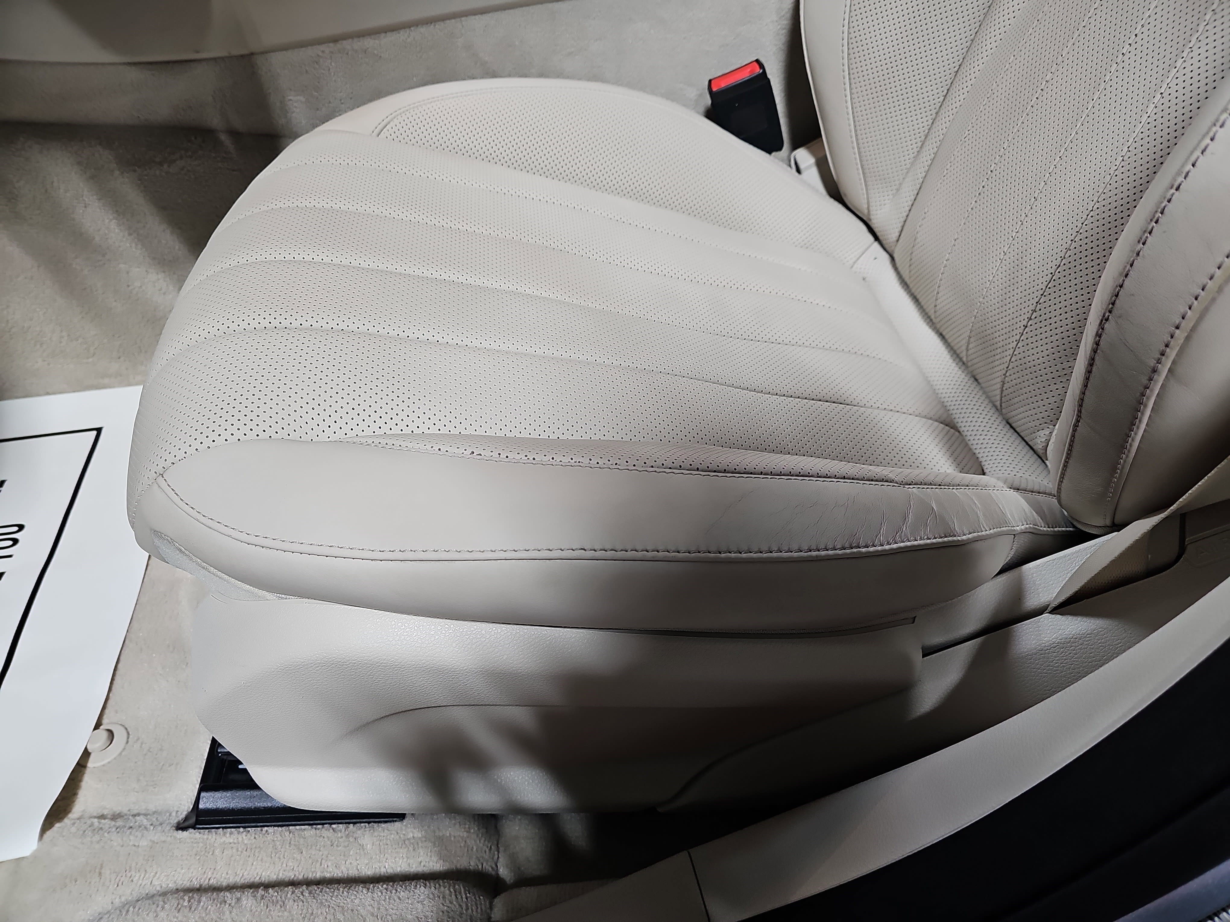 Used 2018 Mercedes-Benz E 400 4MATIC Sedan image 29