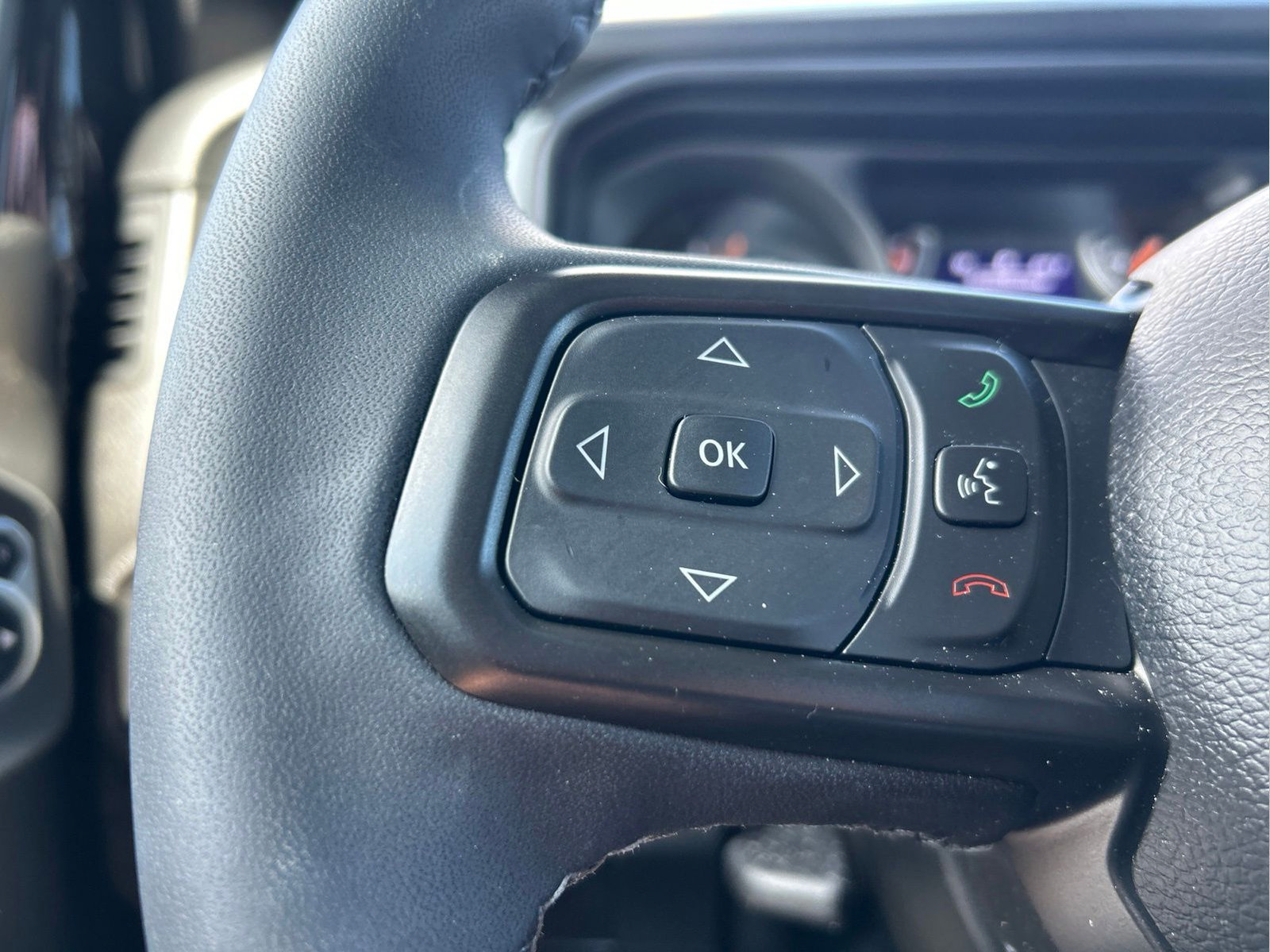 Certified 2025 Jeep Gladiator Sport AWD/4WD image 14