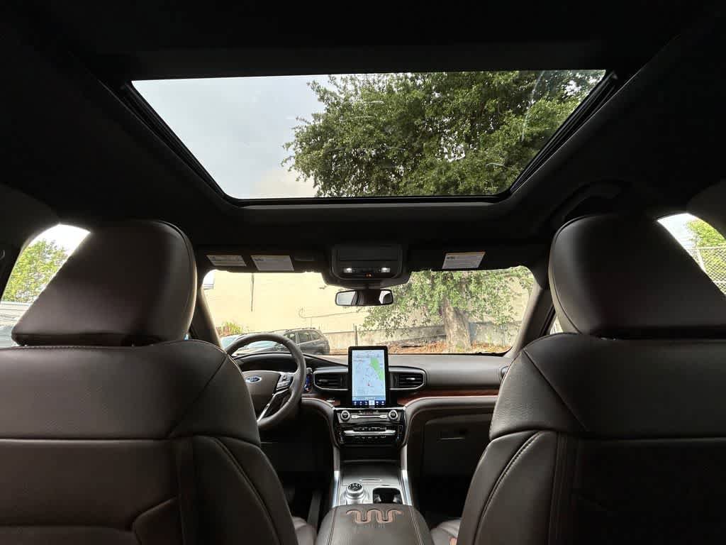 Used 2024 Ford Explorer King Ranch w/ Technology Package AWD/4WD image 13