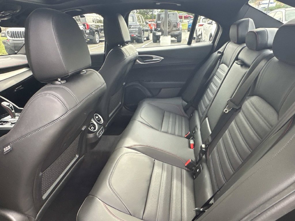 Used 2024 Alfa Romeo Giulia AWD image 16