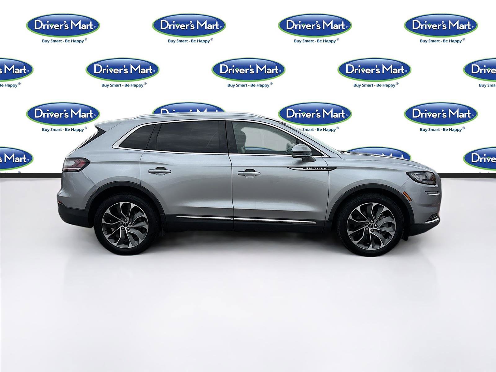 Used 2022 Lincoln Nautilus Reserve w/ Luxury Package image 8