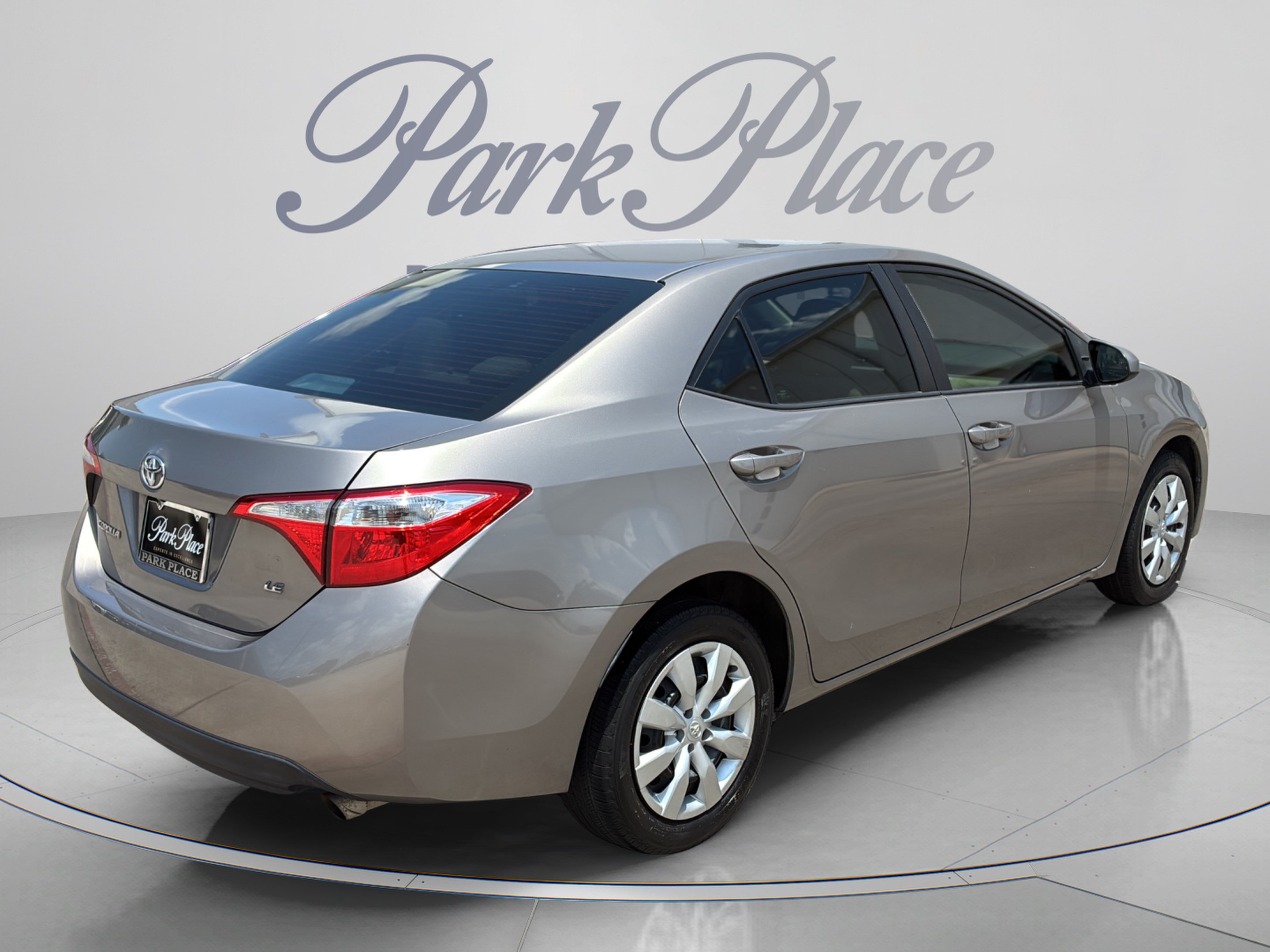Used 2014 Toyota Corolla LE FWD image 6