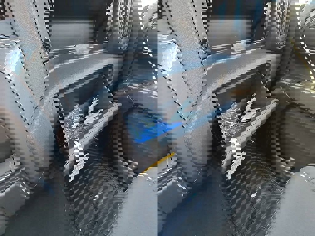 Used 2024 Chevrolet Silverado 1500 Custom image 31