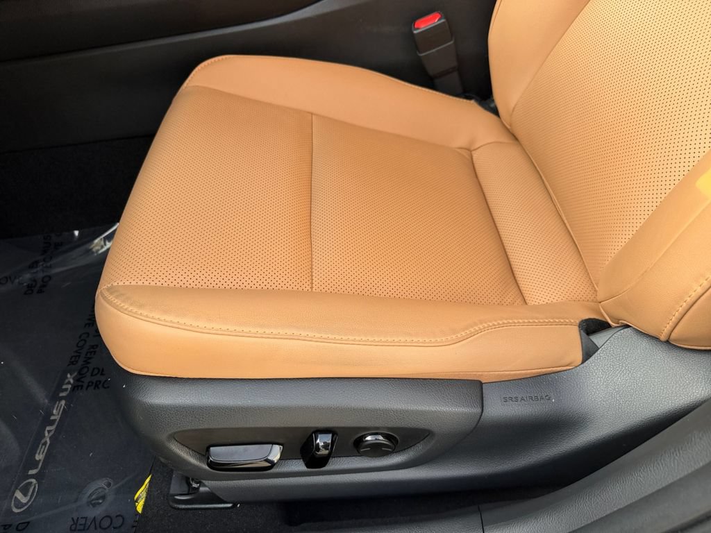 Used 2024 Lexus UX 250h AWD w/ Premium Package image 25
