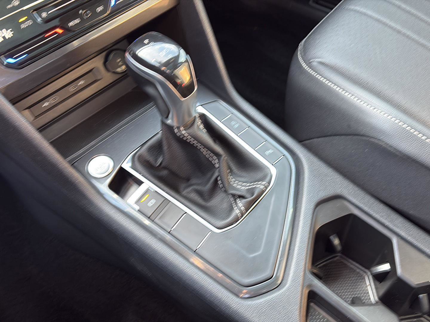 Used 2023 Volkswagen Tiguan SE R-Line image 22