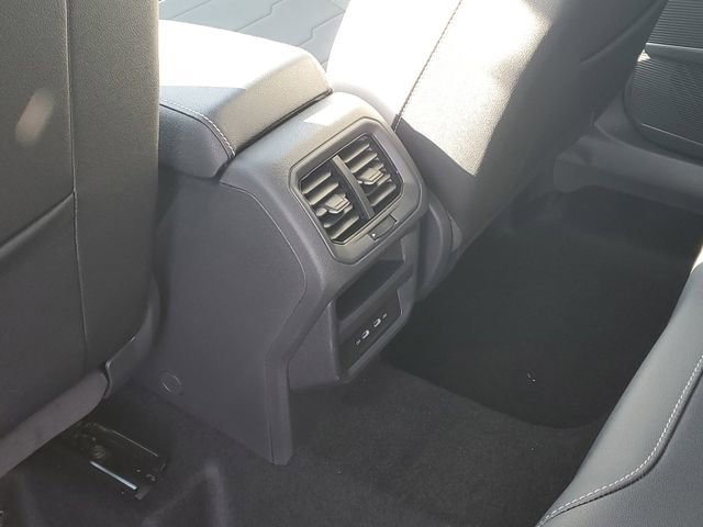 New 2026 Volkswagen Taos SE FWD image 27