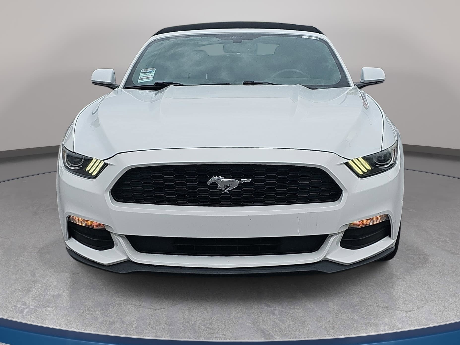 Used 2017 Ford Mustang Convertible RWD image 2