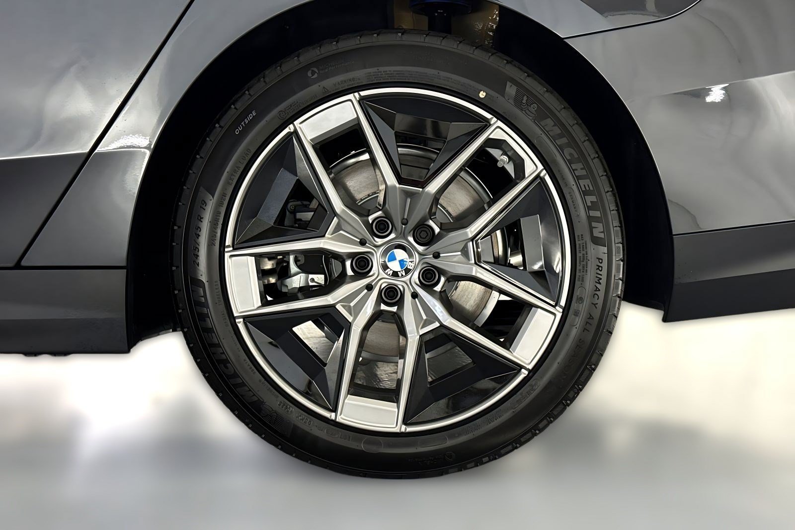 Used 2026 BMW 530i w/ Premium Package RWD image 11