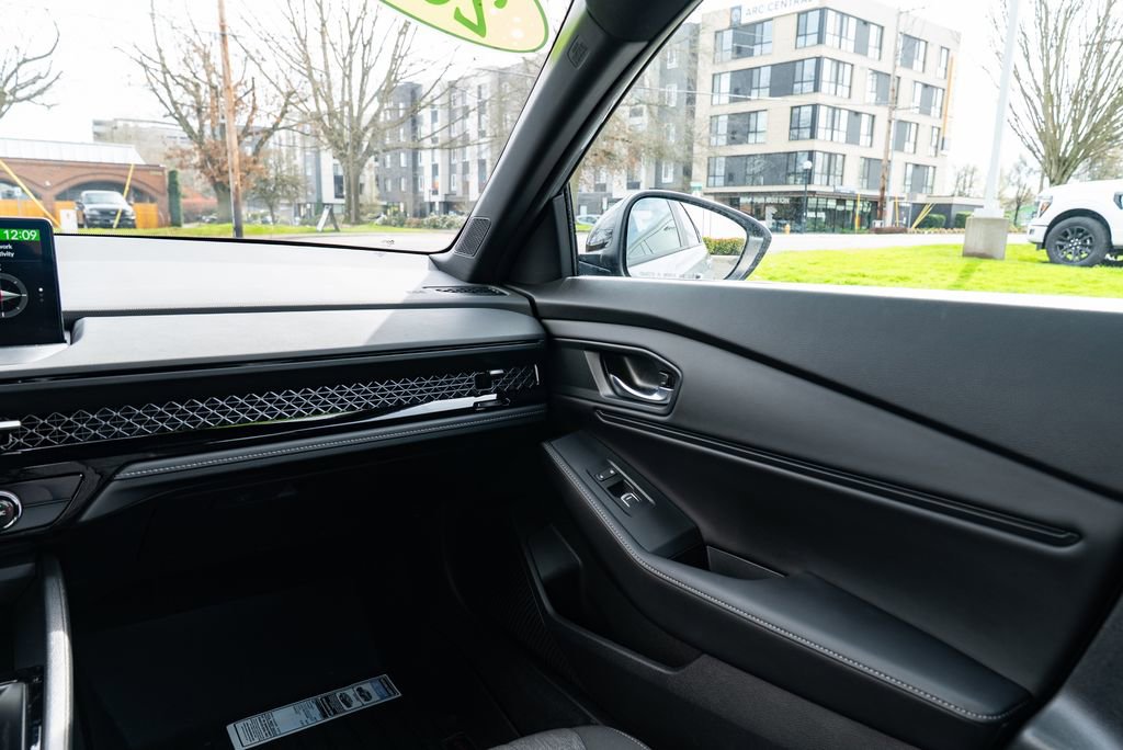 Used 2023 Honda Accord Sport image 10