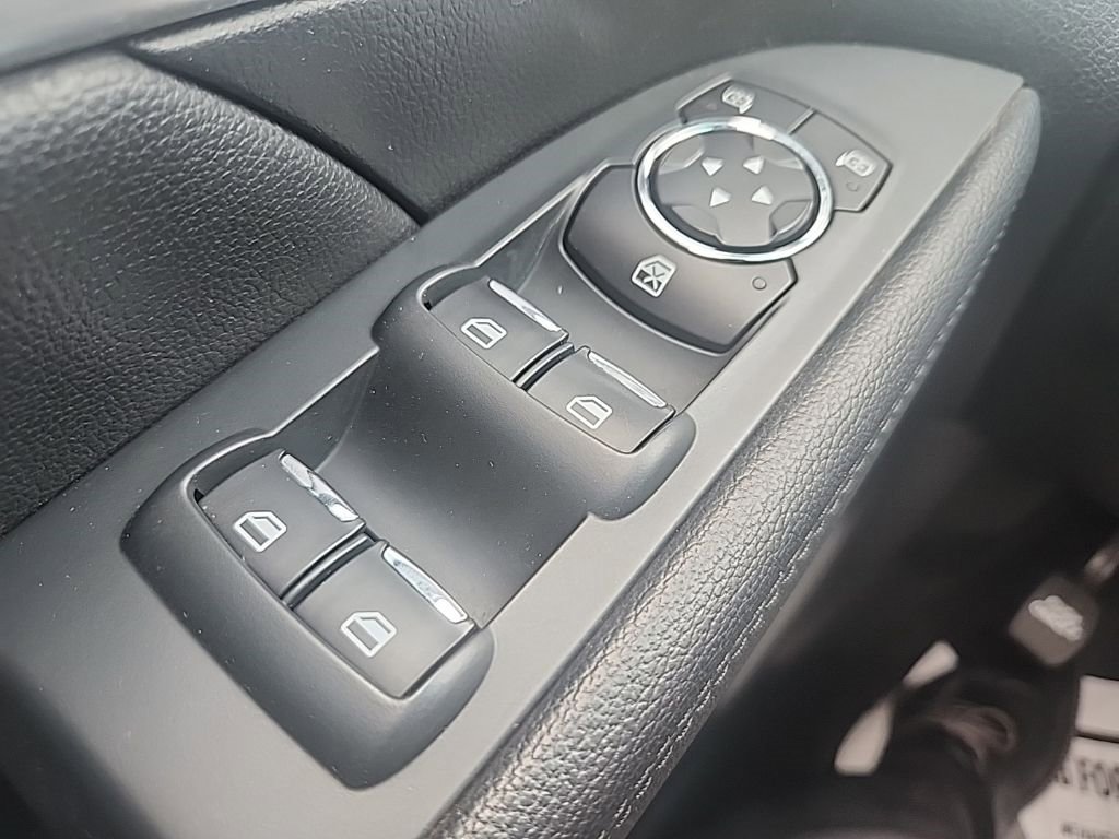 Used 2016 Ford Explorer XLT w/ Equipment Group 202A image 12