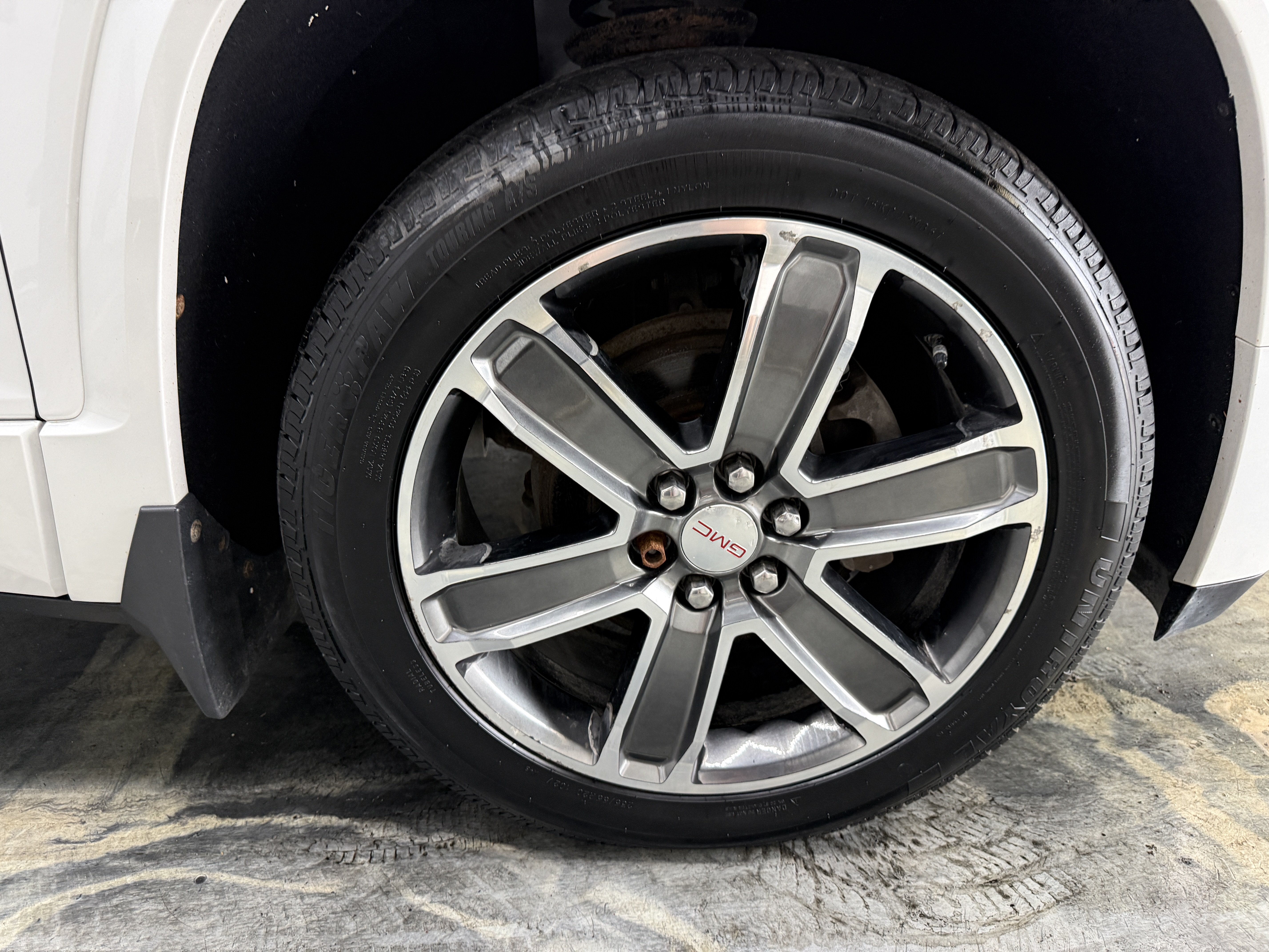 Used 2018 GMC Acadia Denali AWD/4WD image 32