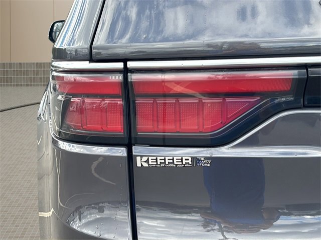 Used 2024 Jeep Wagoneer Series II w/ Flexible Seating Group image 41