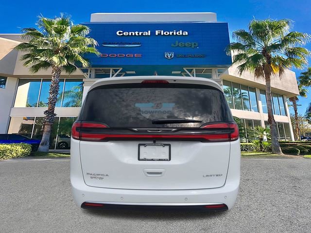 New 2027 Chrysler Pacifica Limited FWD image 6
