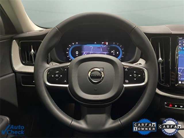 Used 2025 Volvo XC60 B5 Plus image 11