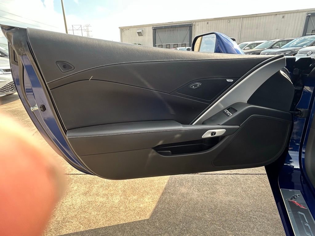 Used 2018 Chevrolet Corvette Stingray Coupe w/ 1LT image 15
