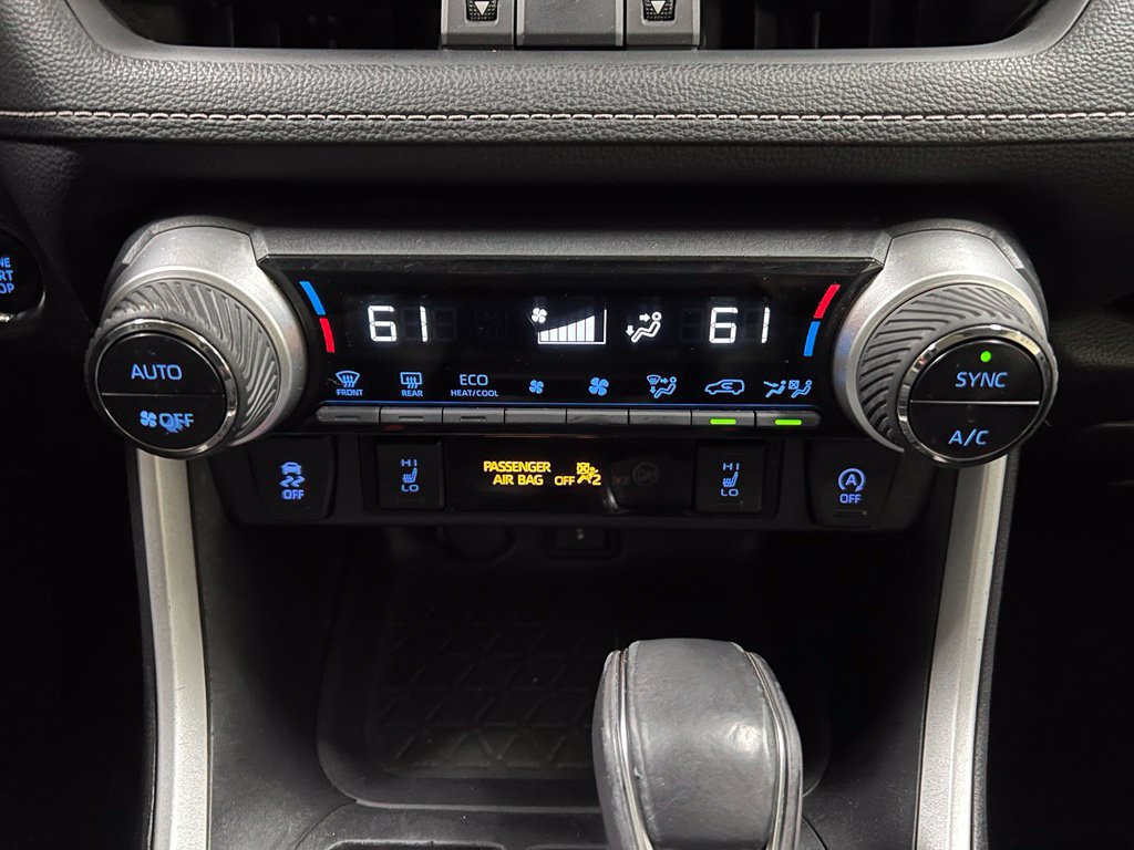 Used 2022 Toyota RAV4 XLE Premium AWD/4WD image 29